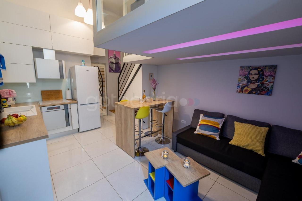 Modern Duplex Studio Tommy Макарська Екстер'єр фото
