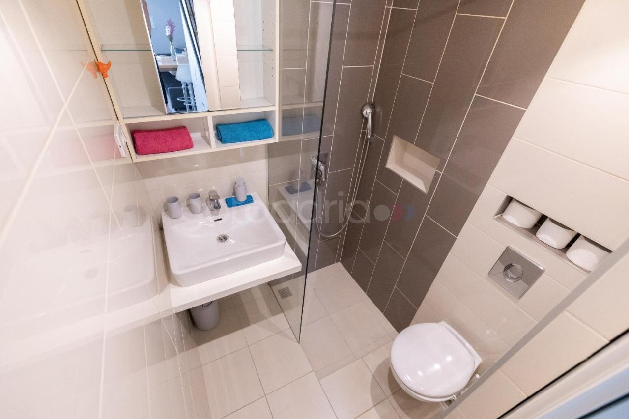 Modern Duplex Studio Tommy Макарська Екстер'єр фото